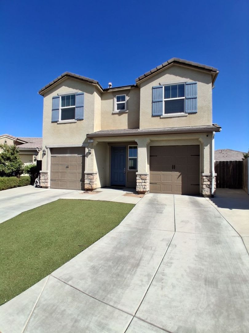 Beautiful 4 Bed / 3 Bath Home in Desirable Clovis Neighborhood – photo 3