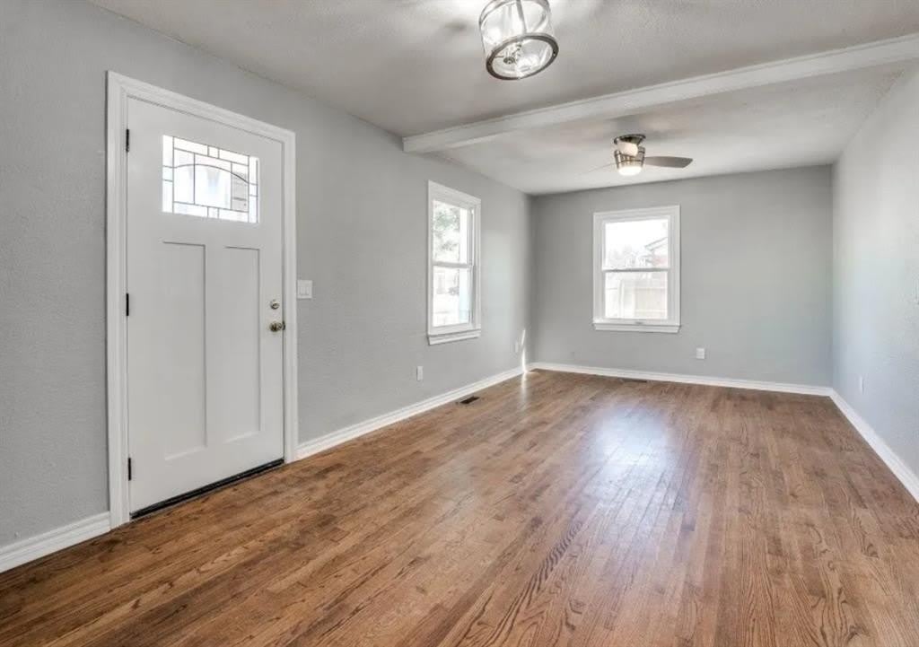 228 W Fairchild – photo 3