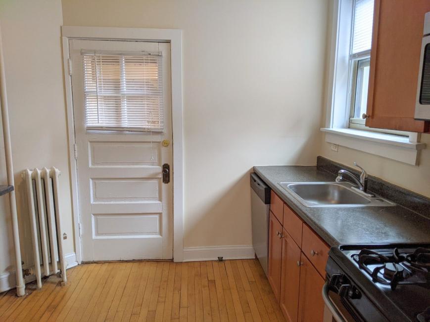 914 Crain St. – photo 4