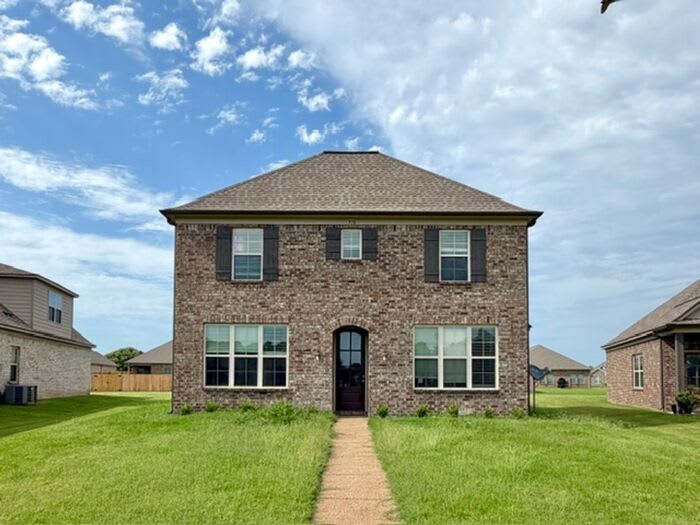 370 Azalea Drive – photo 1