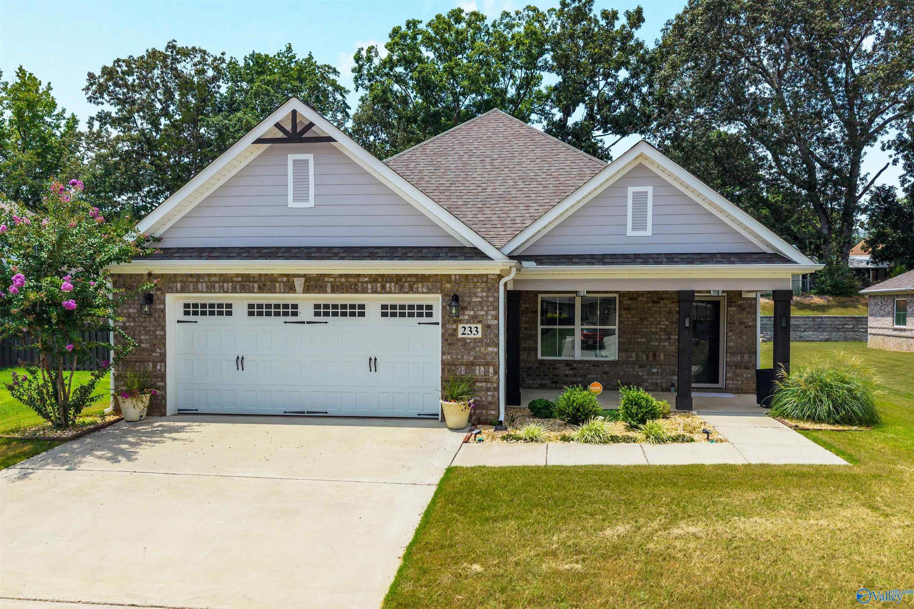 233 Dustin Lane NW – photo 1