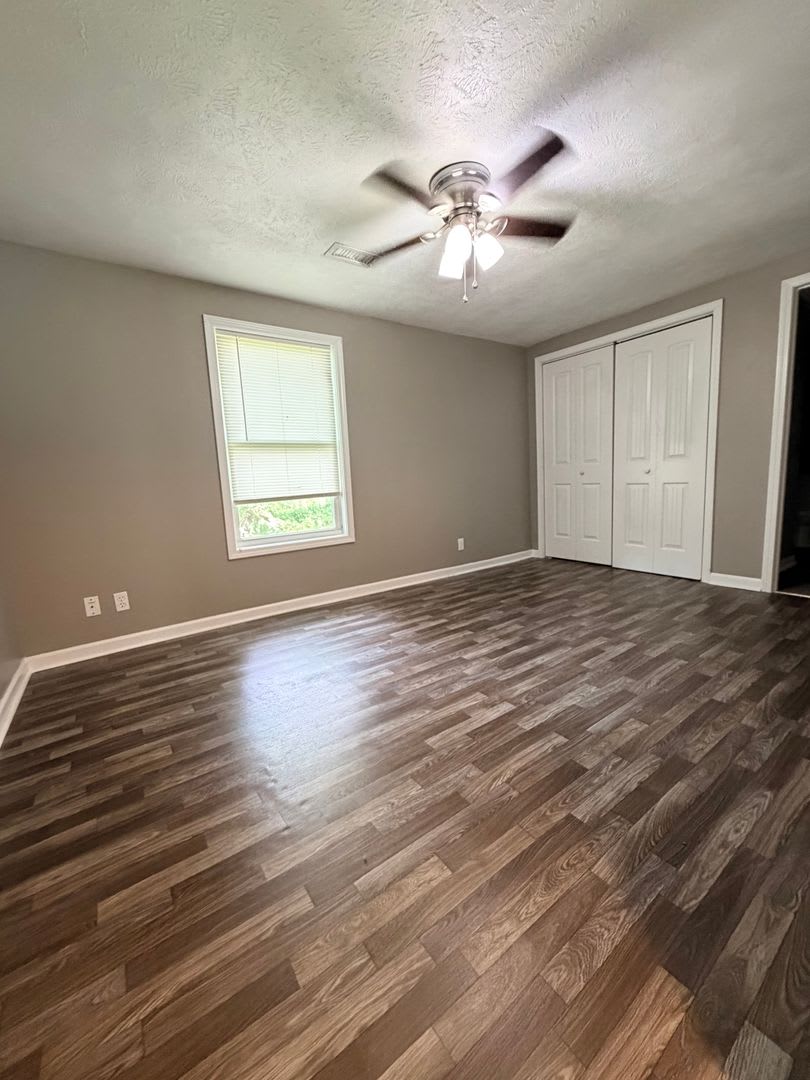 3 Bedroom 2 Bathrooms with Fully Fenced In Yard AVAILABLE NOW!!! – photo 5
