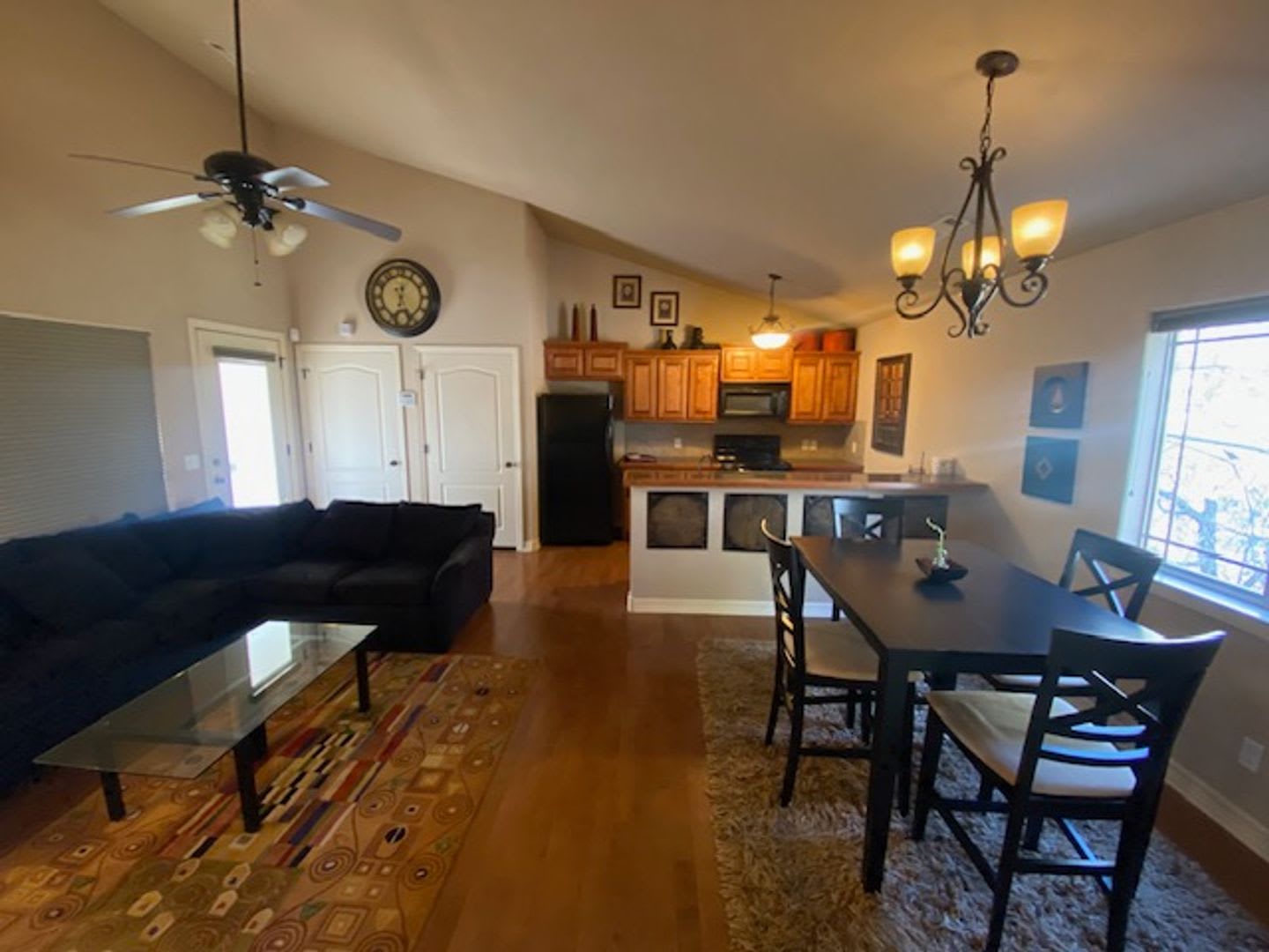 Super Cute Condo Near U of A! – photo 3