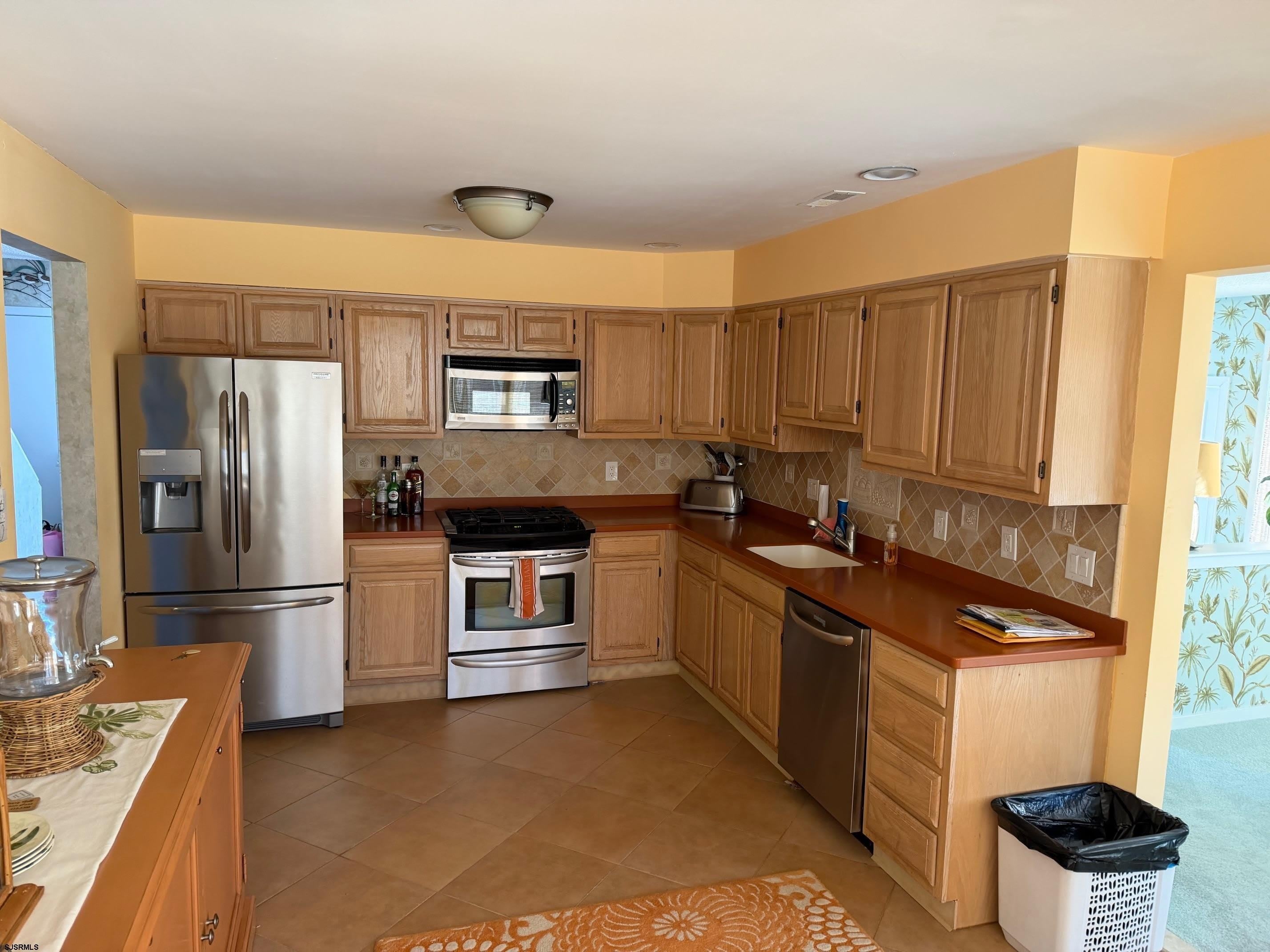 8214 Lagoon Ave – photo 2