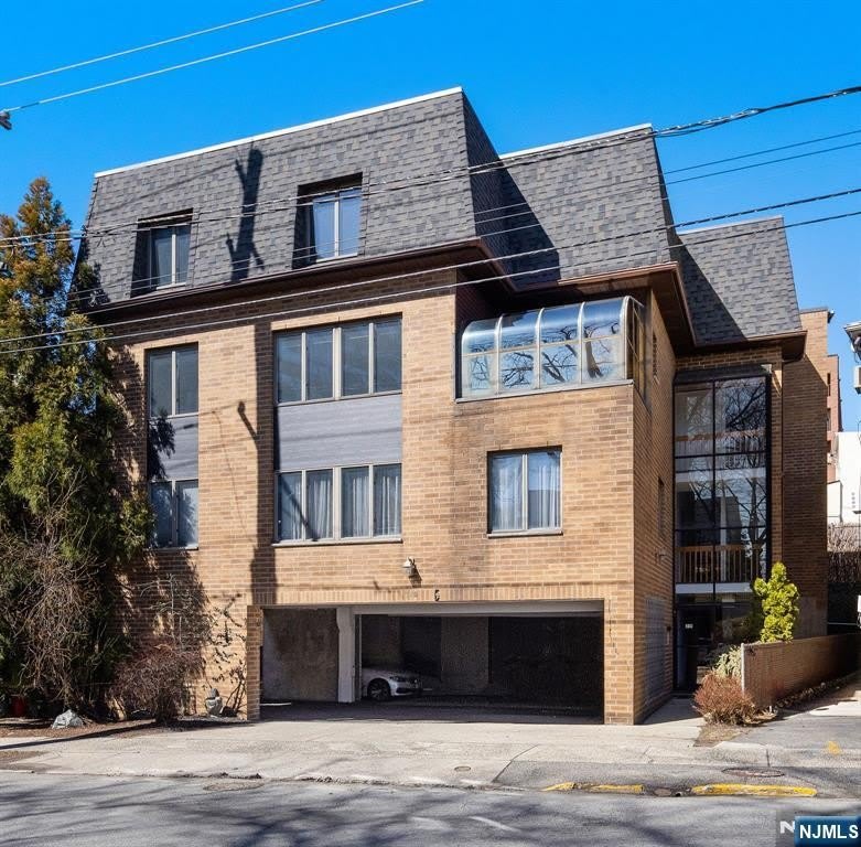 319 Gorge Road – photo 2