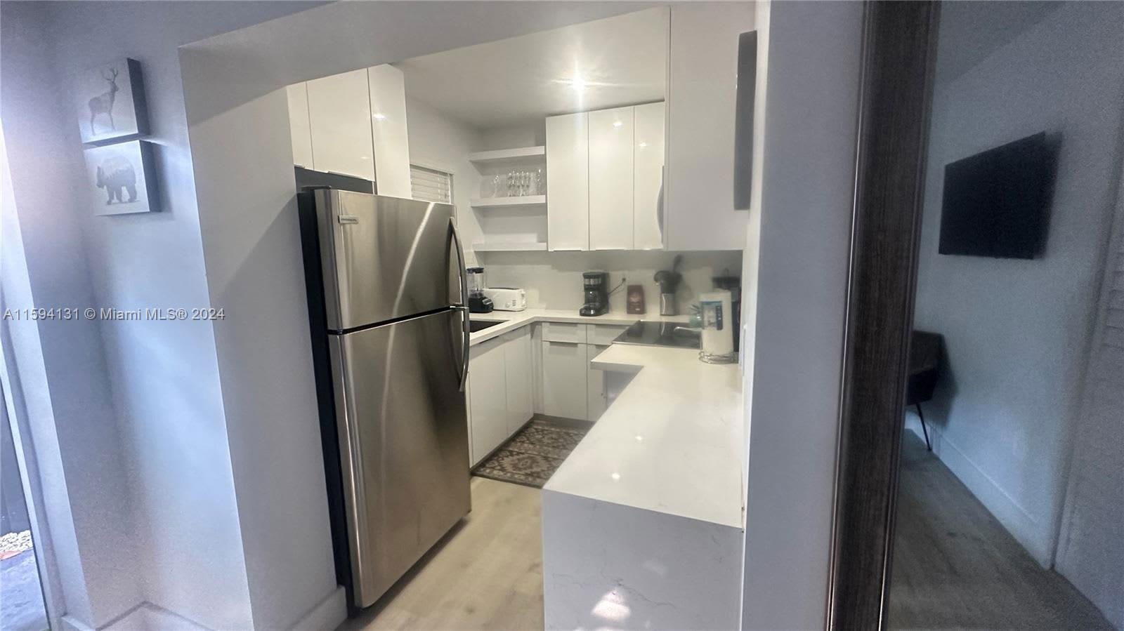 4290 Southwest 9th Street – photo 2