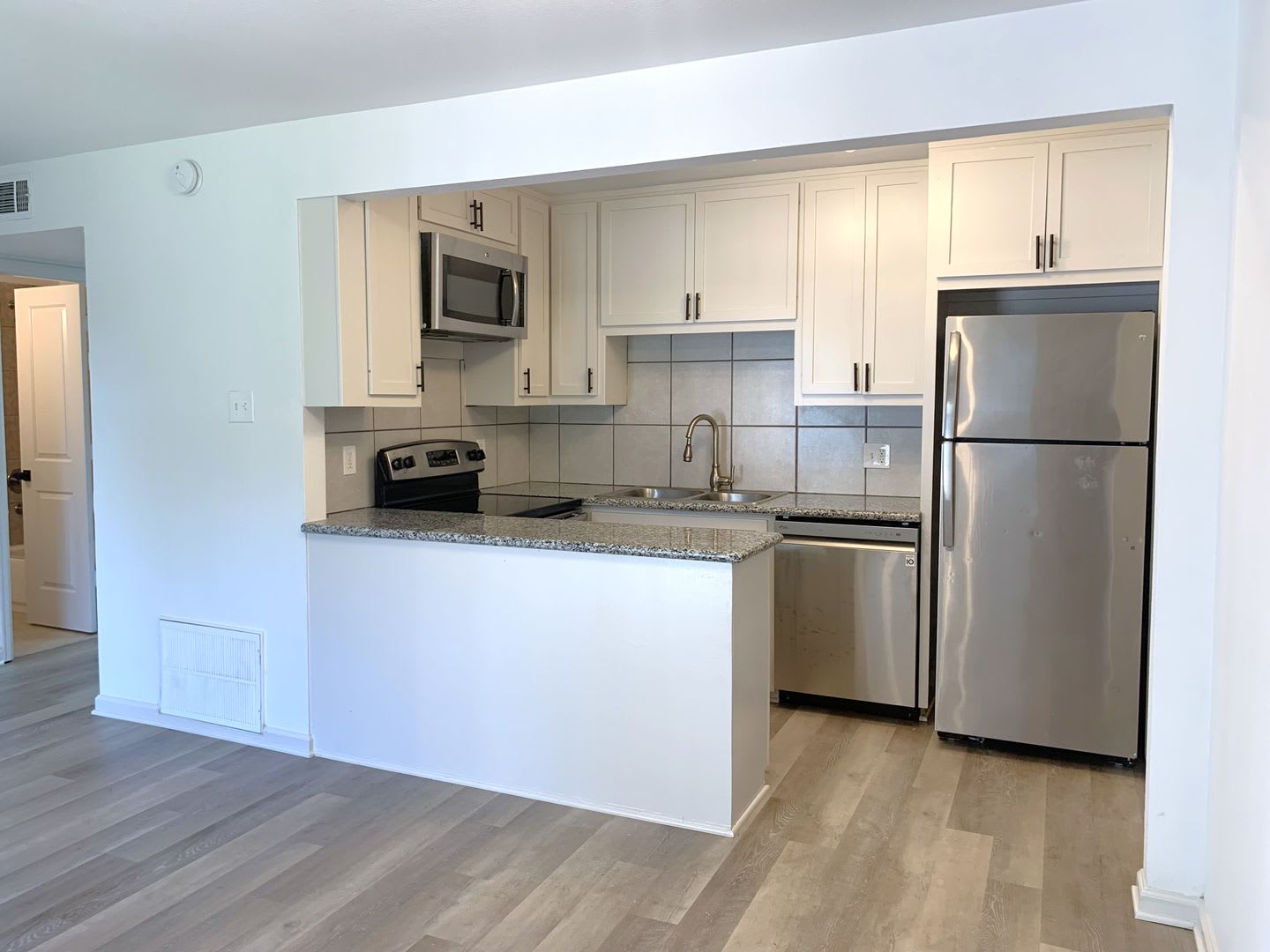BlueBird Apartments – photo 2