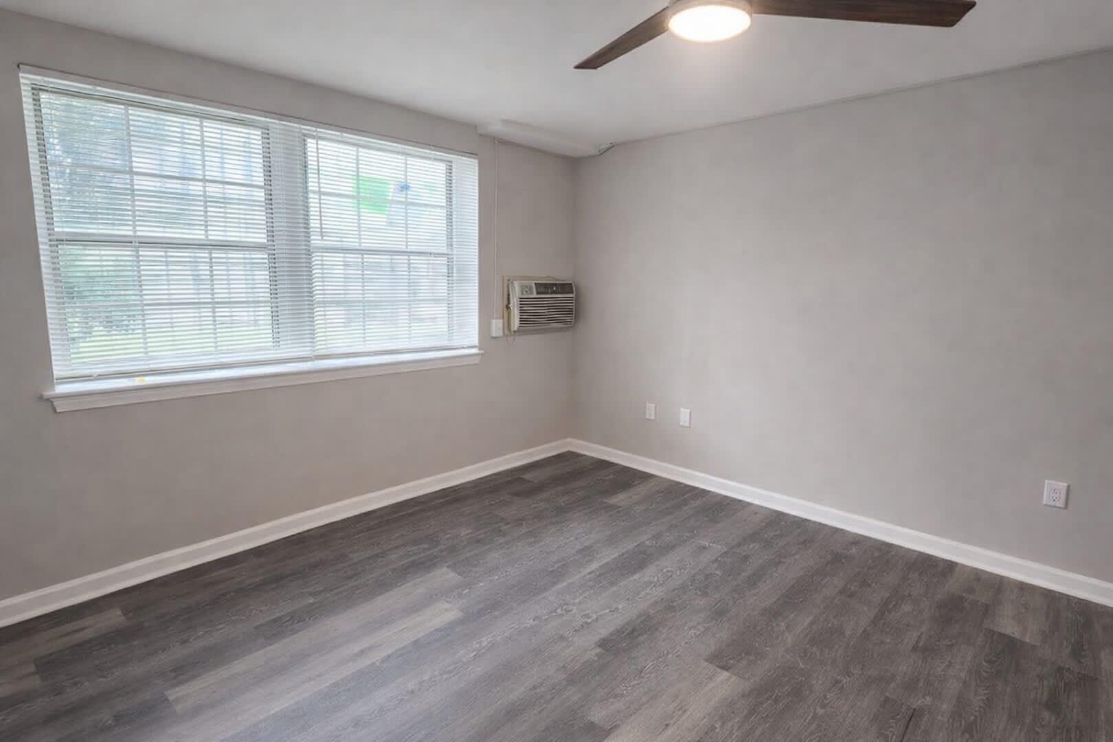 2026 Move In Special 500 Lease Signing Bonus Comfortable 2Br Condo With Easy Metro Access – photo 4