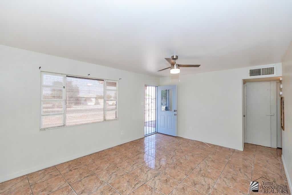 2743 S MESA AVE – photo 4