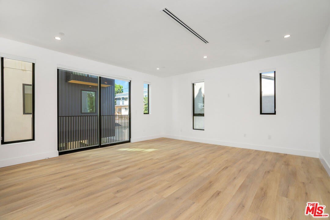 111 N Orlando Ave – photo 4