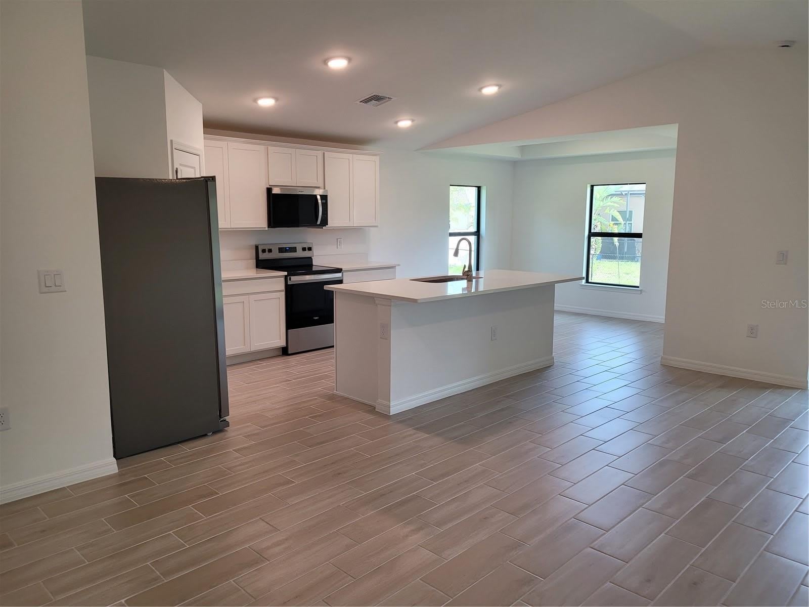 11383 BAGGOT Avenue – photo 4