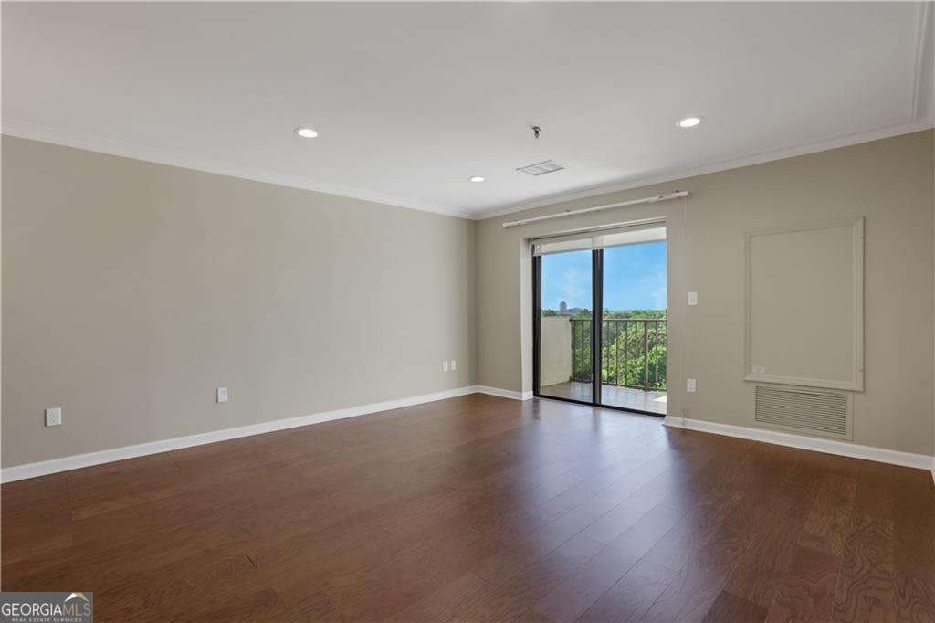 300 Johnson Ferry RD NE B902 – photo 3