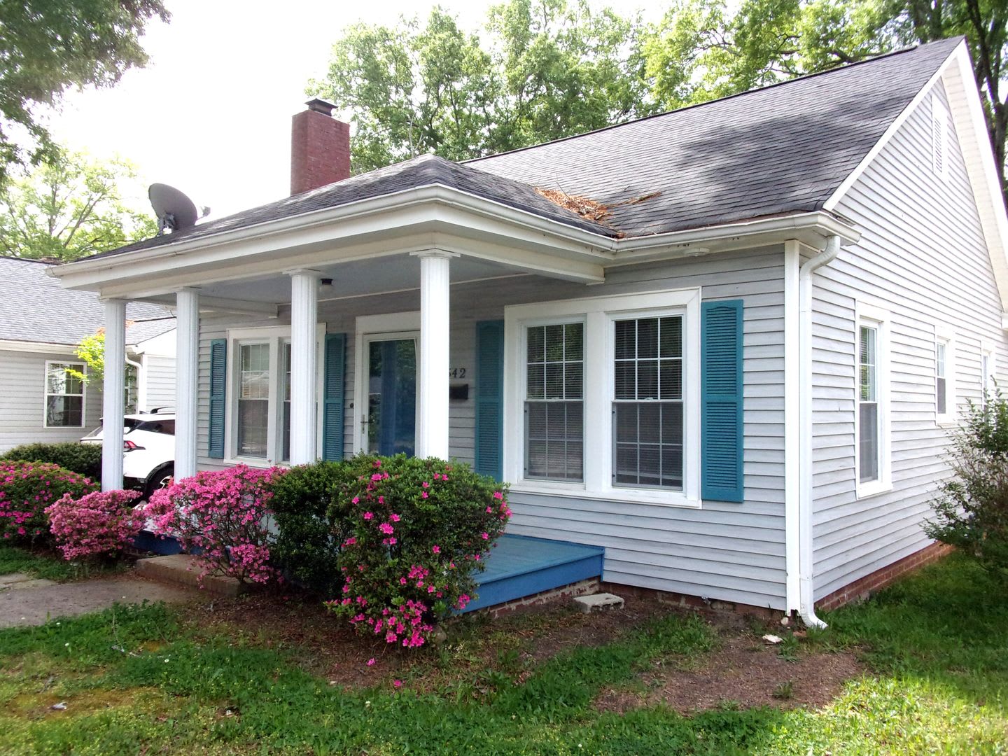 Charming 2 Bedroom 1 Bath Home in the Heart of Downtown Rock Hill – photo 2