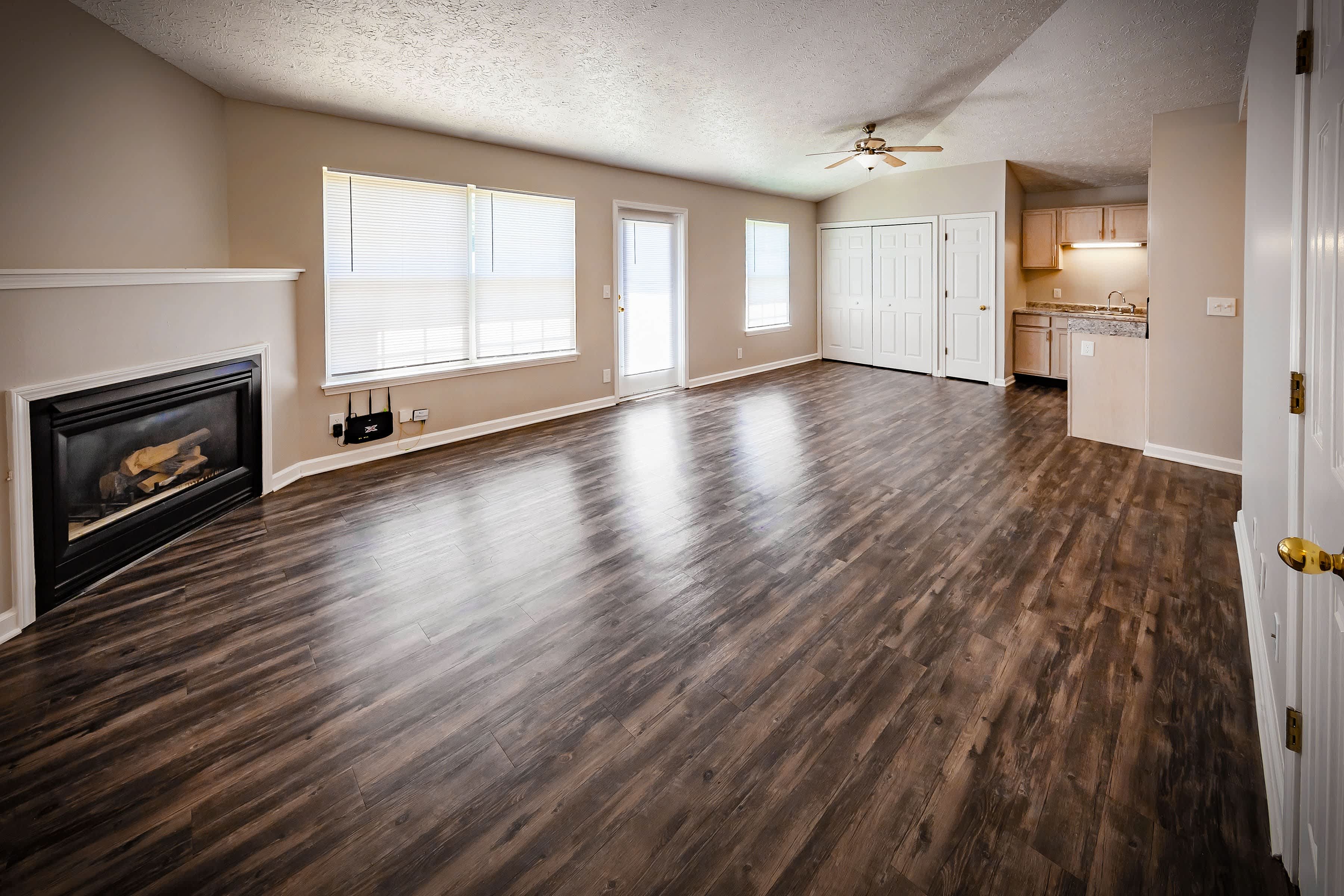 Cypress Square Apartments – photo 3