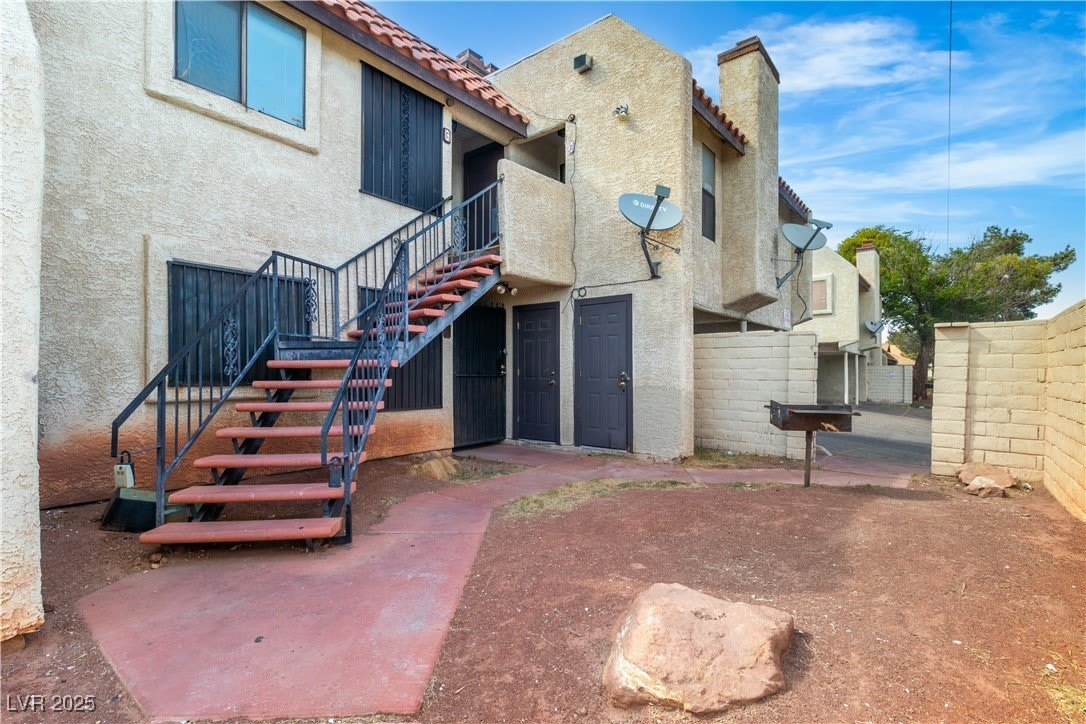 2200 Venus Avenue – photo 2