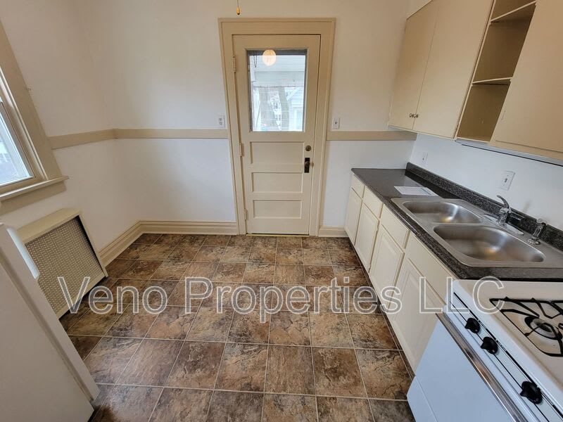 800 Chestnut St. – photo 5