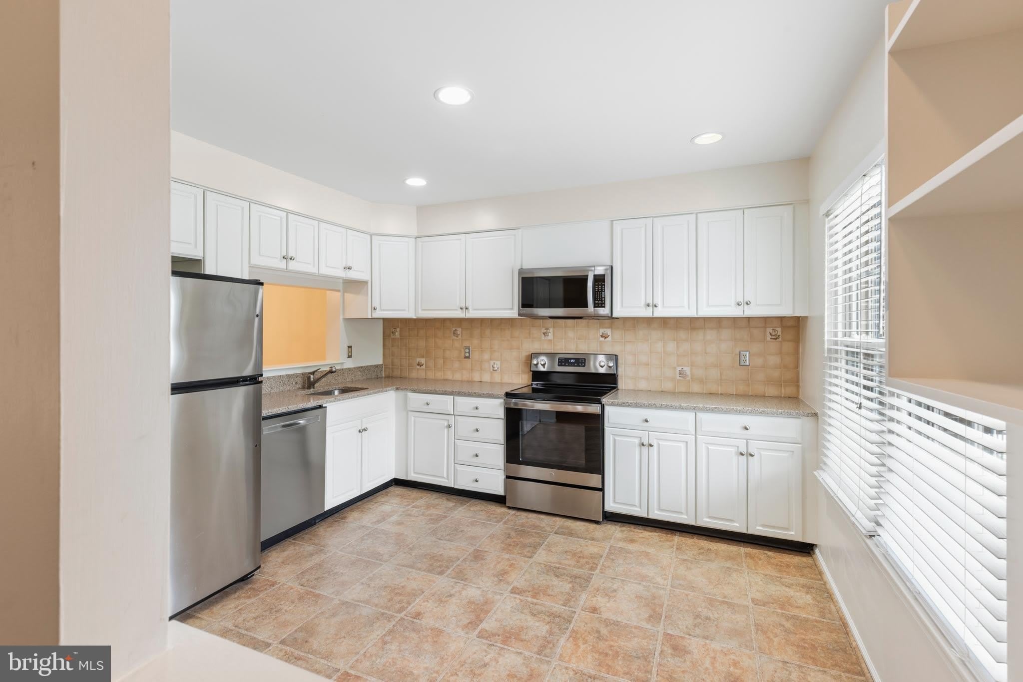 23 ROGER VALLEY Court – photo 3