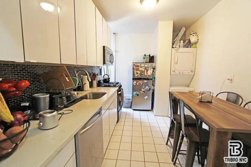 136 Edgecombe Avenue – photo 1
