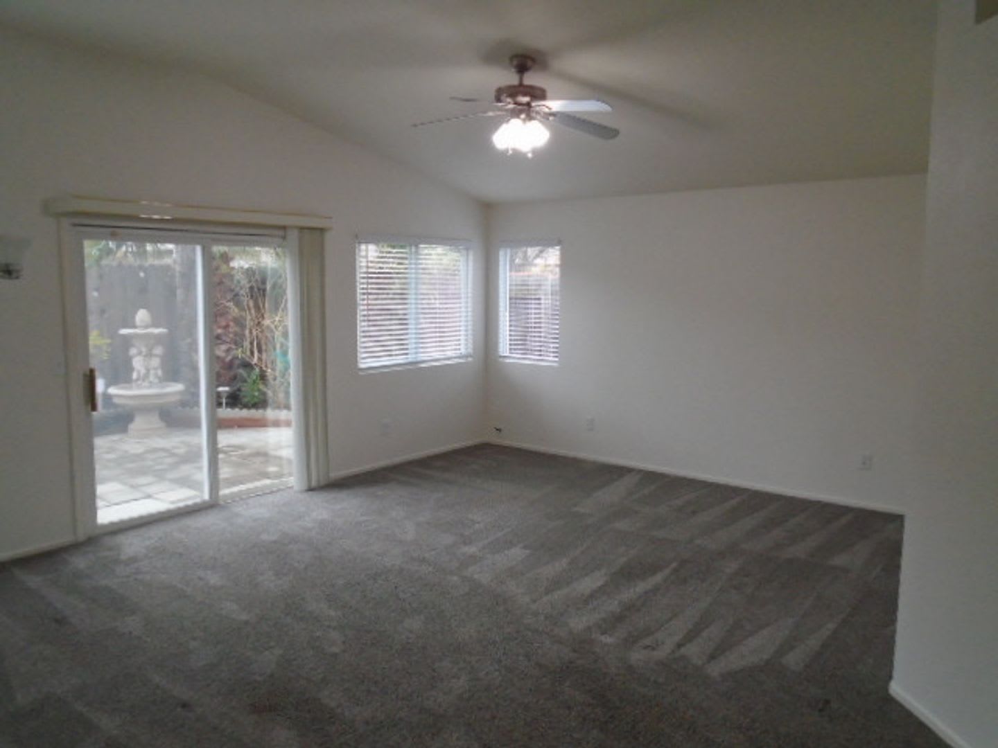 Nice Single Story 3 Bedroom 2 Bath In Davis – photo 5