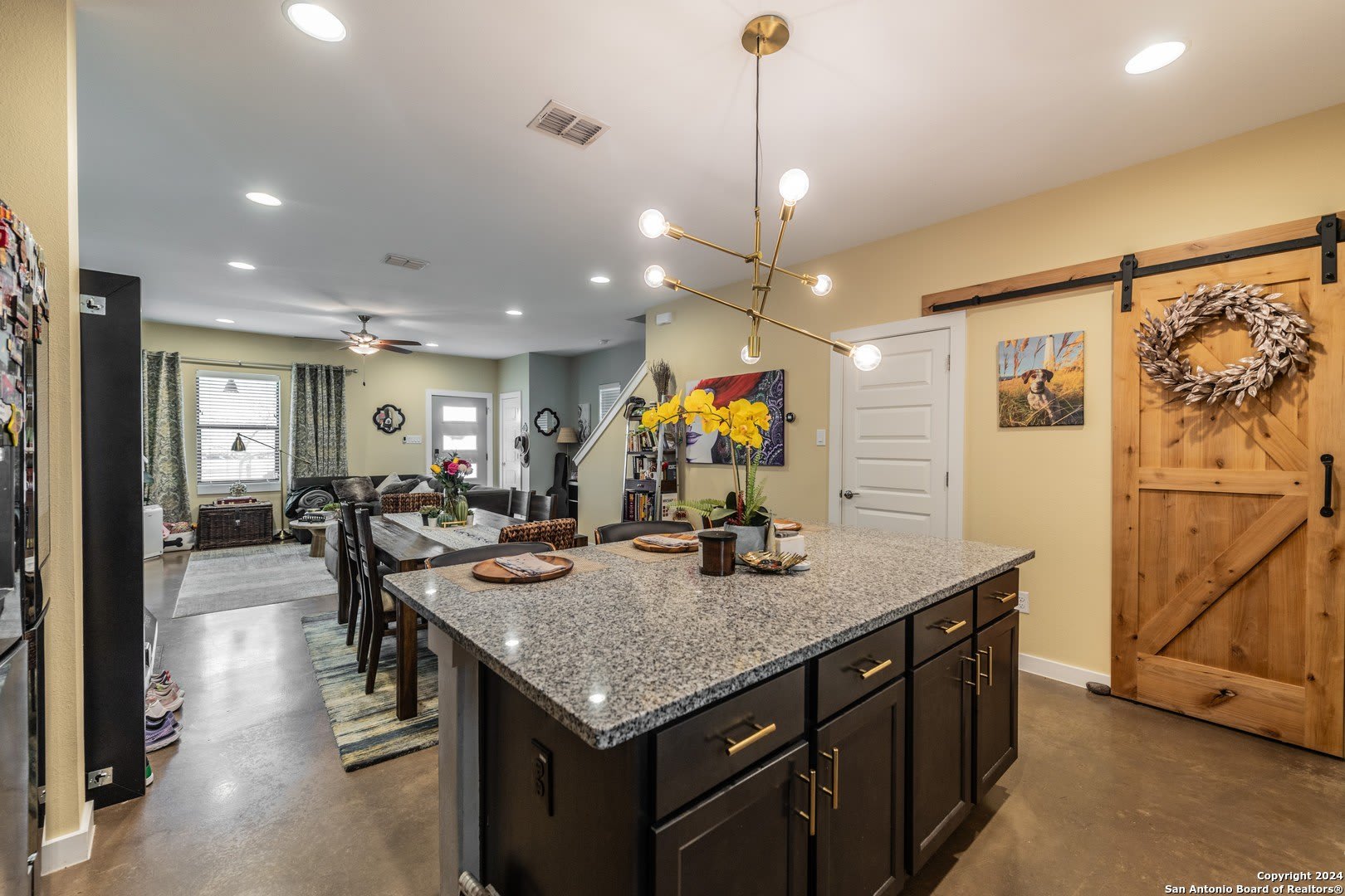 619 Burleson St – photo 5