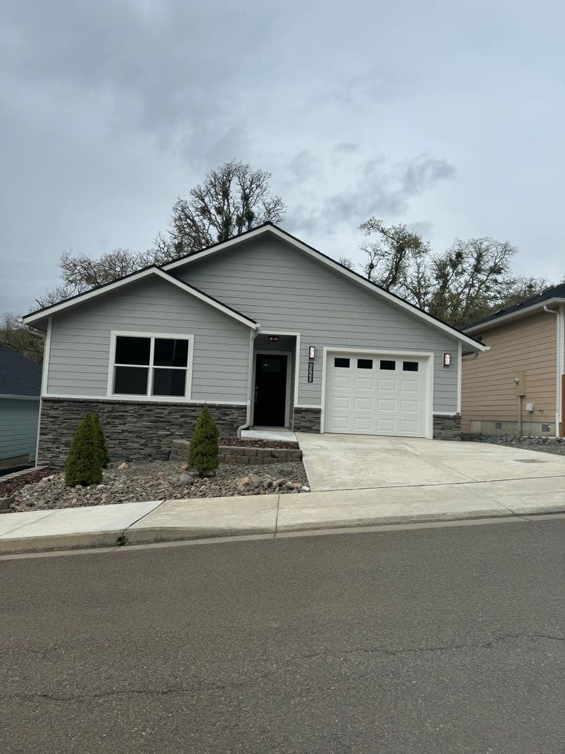 Brand new 2 bedroom 2 bath home in 55+ Community – photo 2
