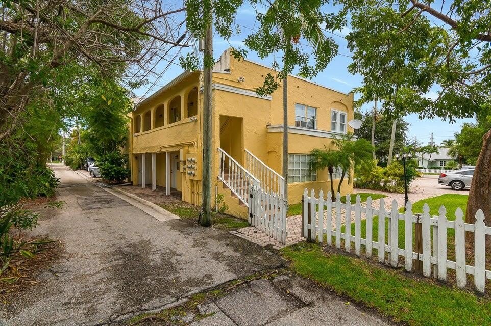 120 Ne 1St Avenue – photo 3