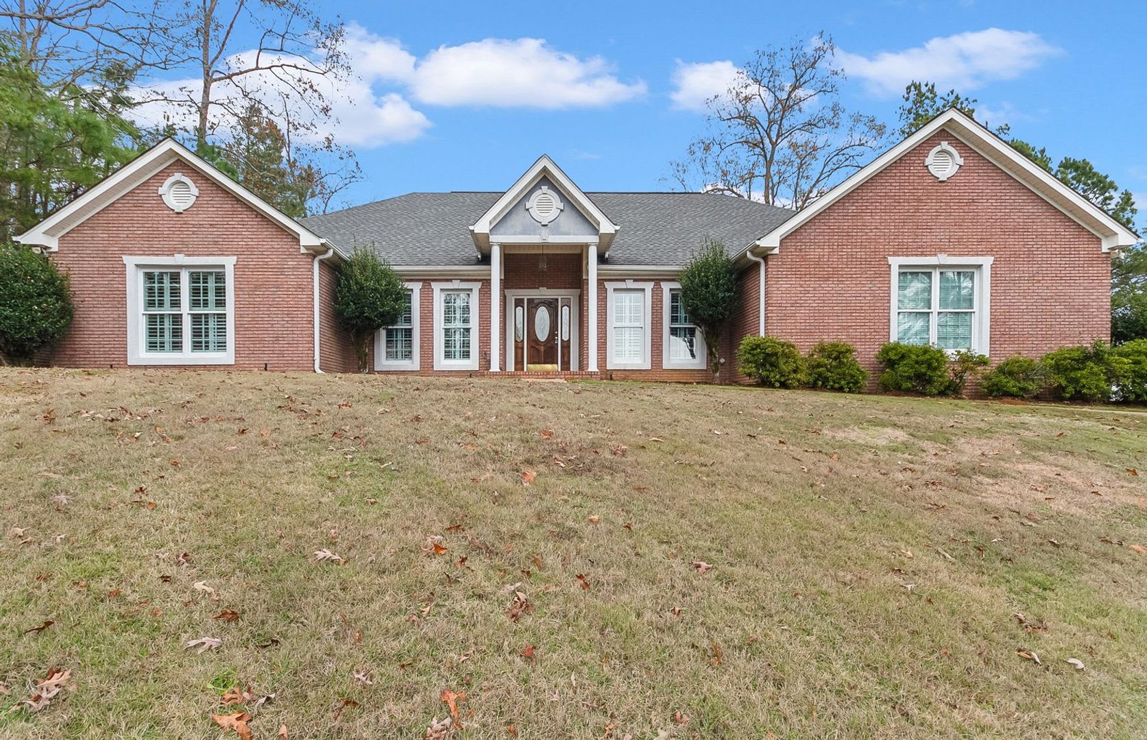 Spacious 3 Bed 2 5 Bath Available For Fall 2026 Call To Schedule A Tour Today – photo 1