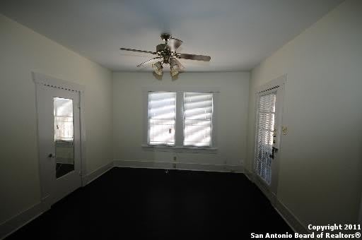 423 W Huisache – photo 5