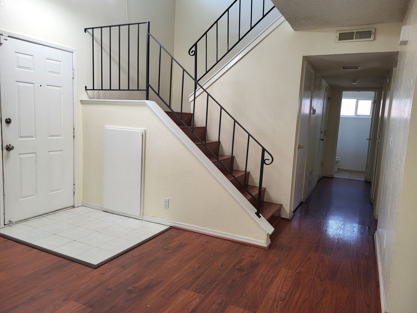 Move In Special 500 Off First Month S Rent Charming 2 Story – photo 3