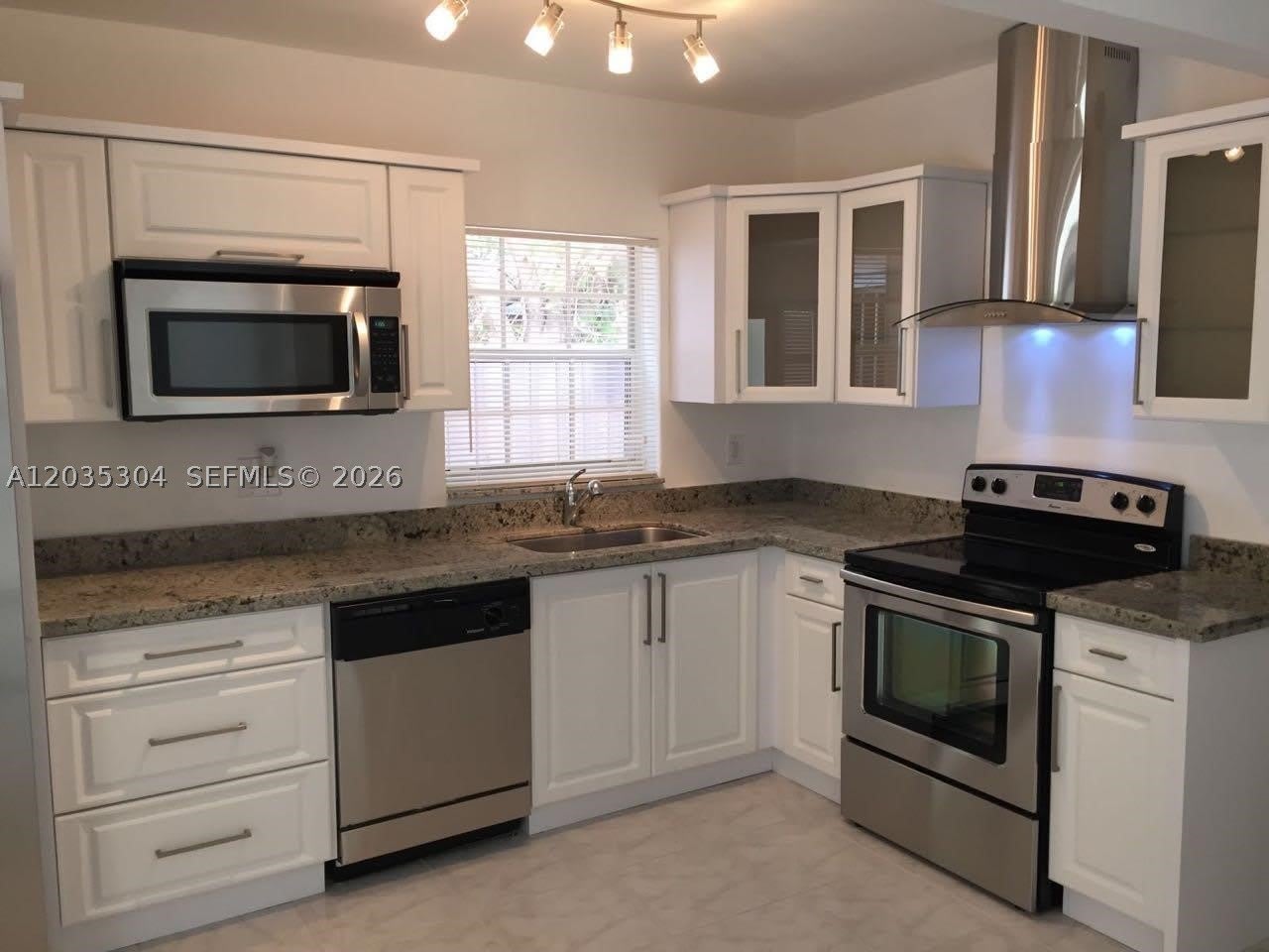 1435 NE 173rd St – photo 5