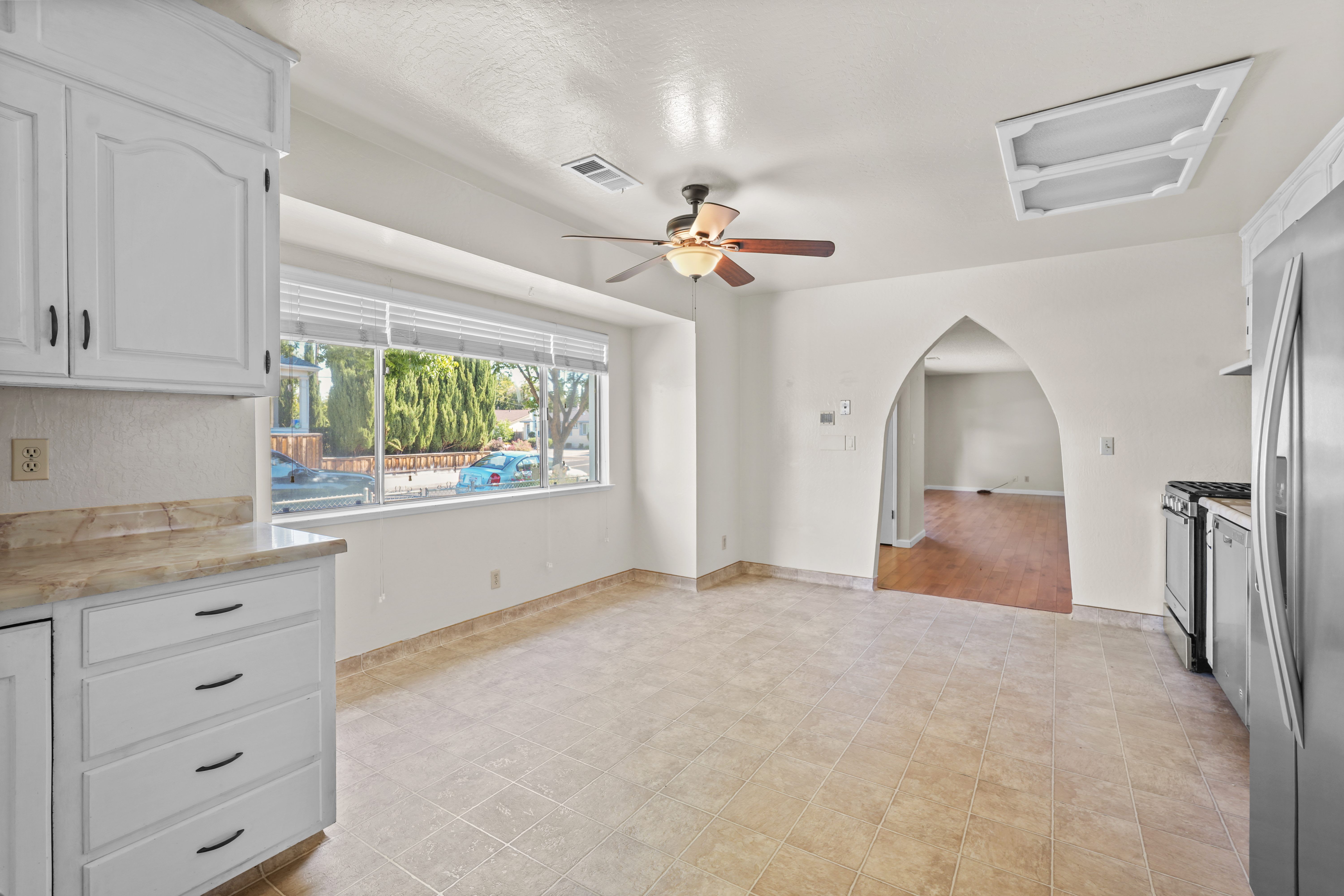 1200 Reeve St – photo 5