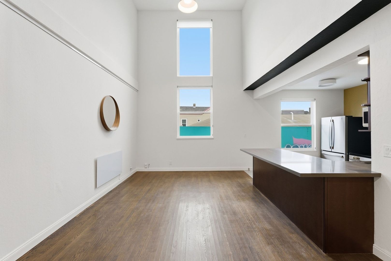 1 776 Sq Ft Live Work Loft Included Private Deck And Garage Ideal For Storage Studio Space Or Compact Vehicle Parking – photo 2