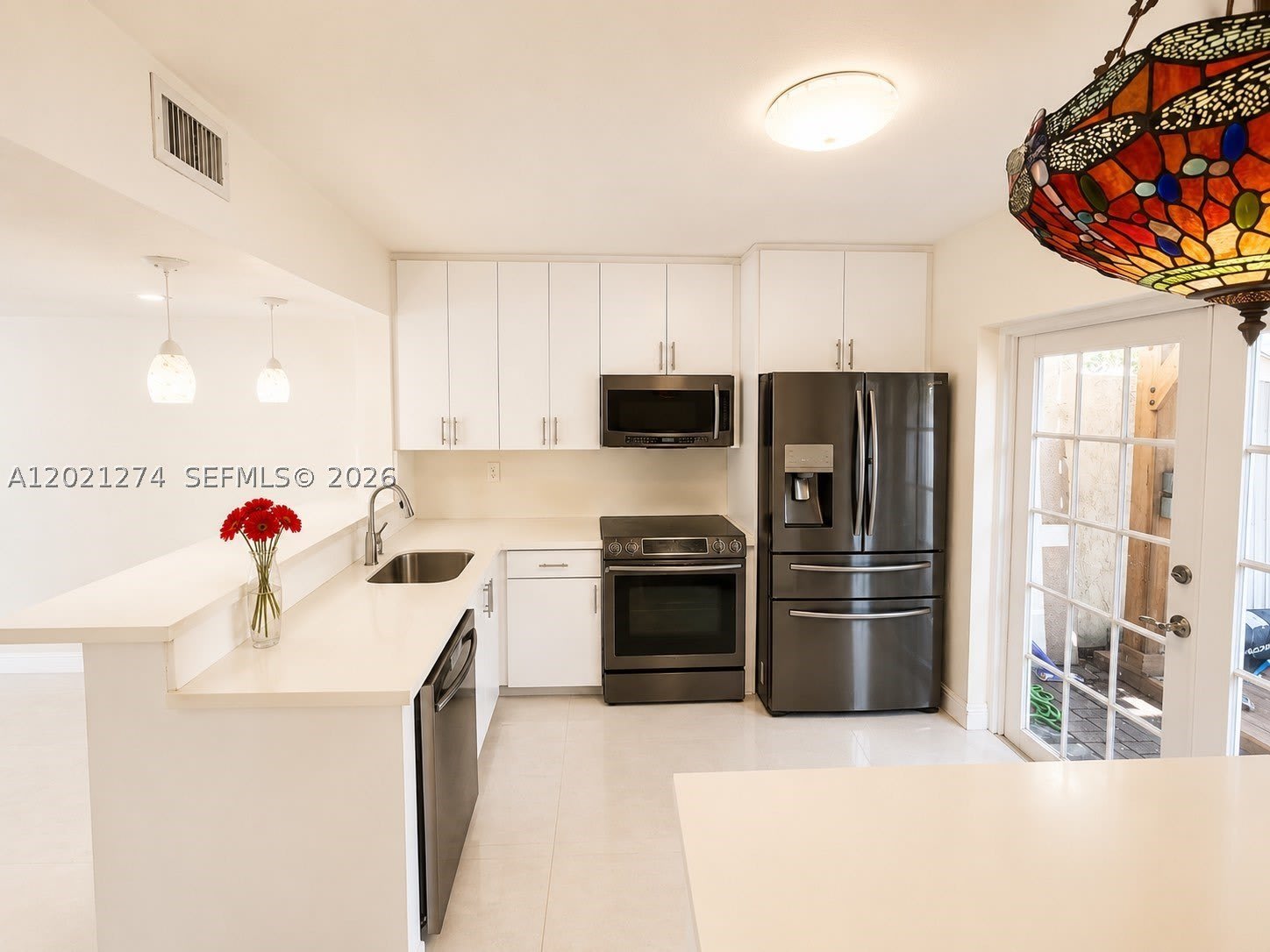 8265 NW 6th Ter – photo 4