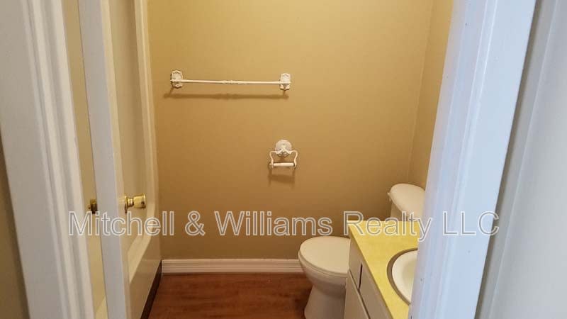 1135 Caliente Dr 2 – photo 5