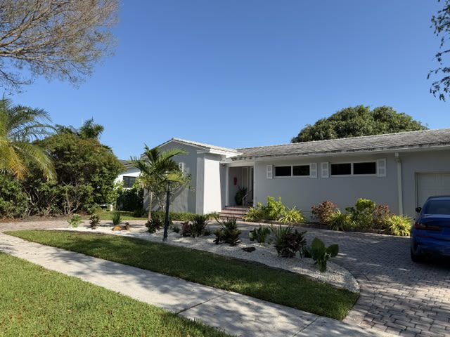 1400 Northeast 104th Street – photo 1