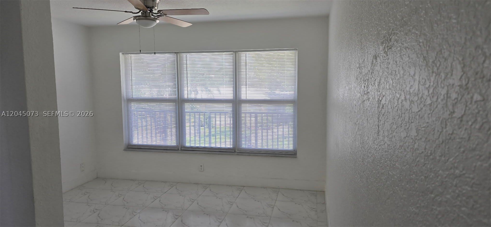 3260 NE 19th Ave – photo 3