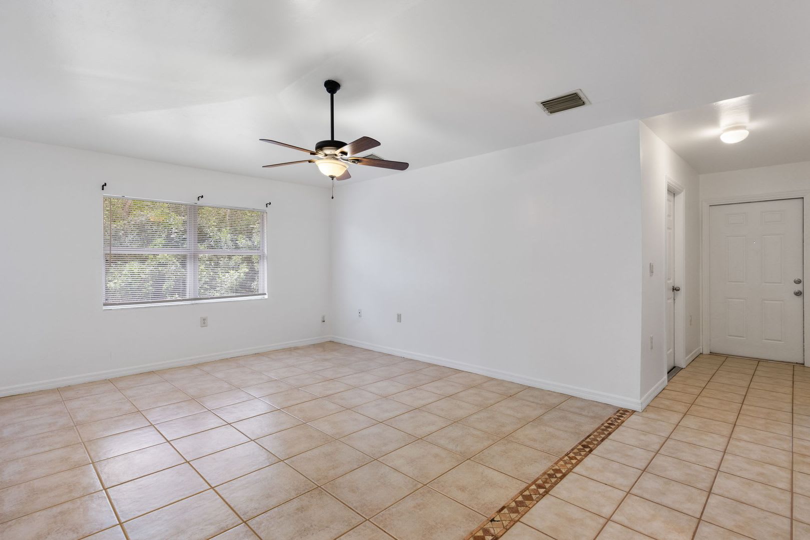 Duplex Lehigh Acres 221 – photo 4