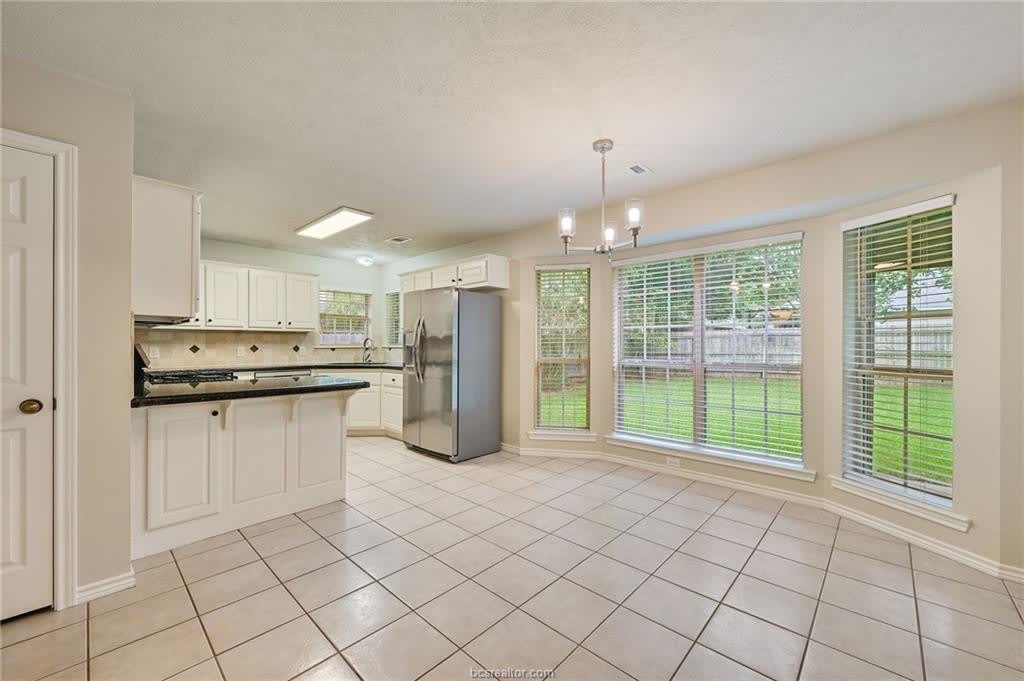 1208 Markham Lane – photo 5
