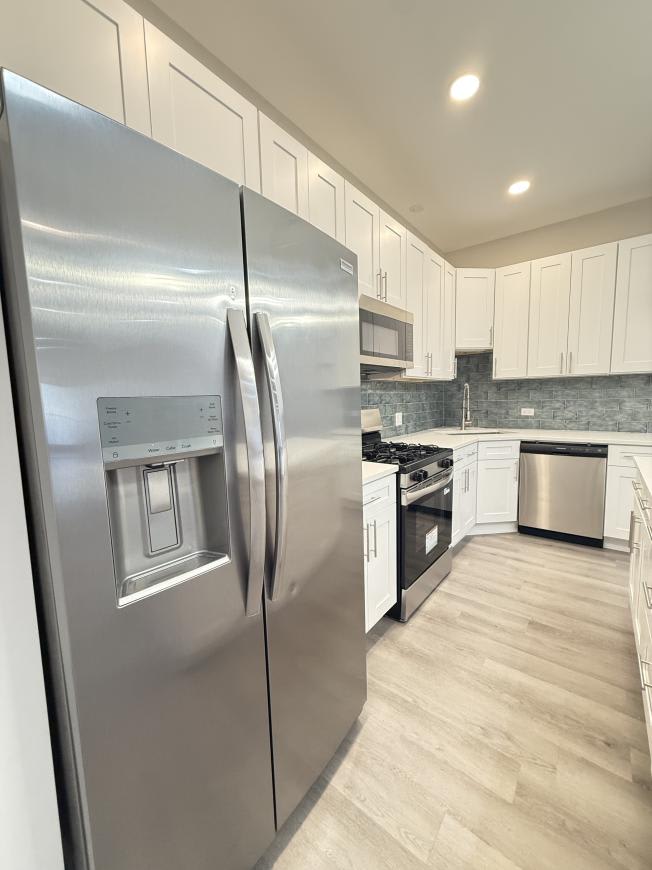 5547 N Lincoln – photo 3