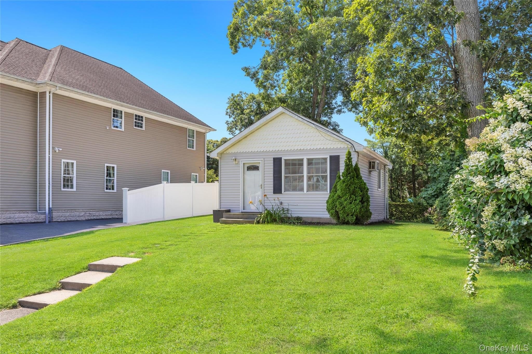 22 Maplewood Avenue – photo 3