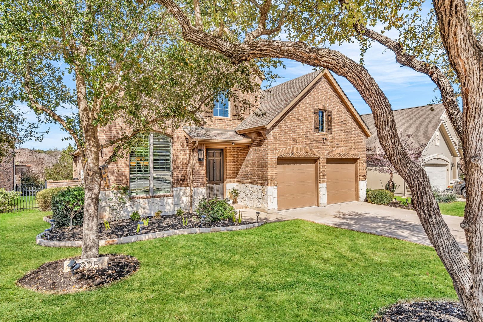 4BR/3BA Leander Home with Private Pool, Spa &amp; Outdoor Kitchen — $2,800/mo – photo 3