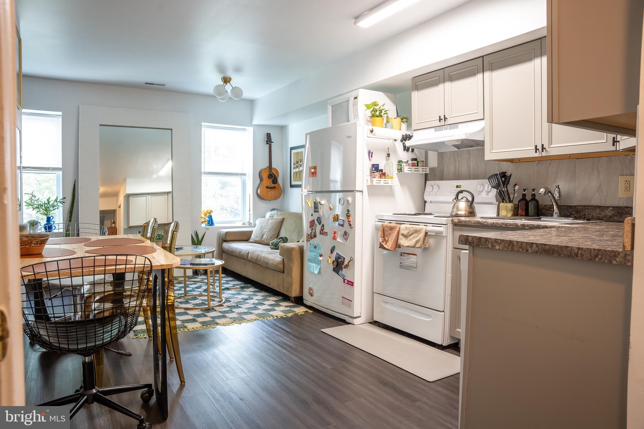 1537 W STILES Street – photo 3