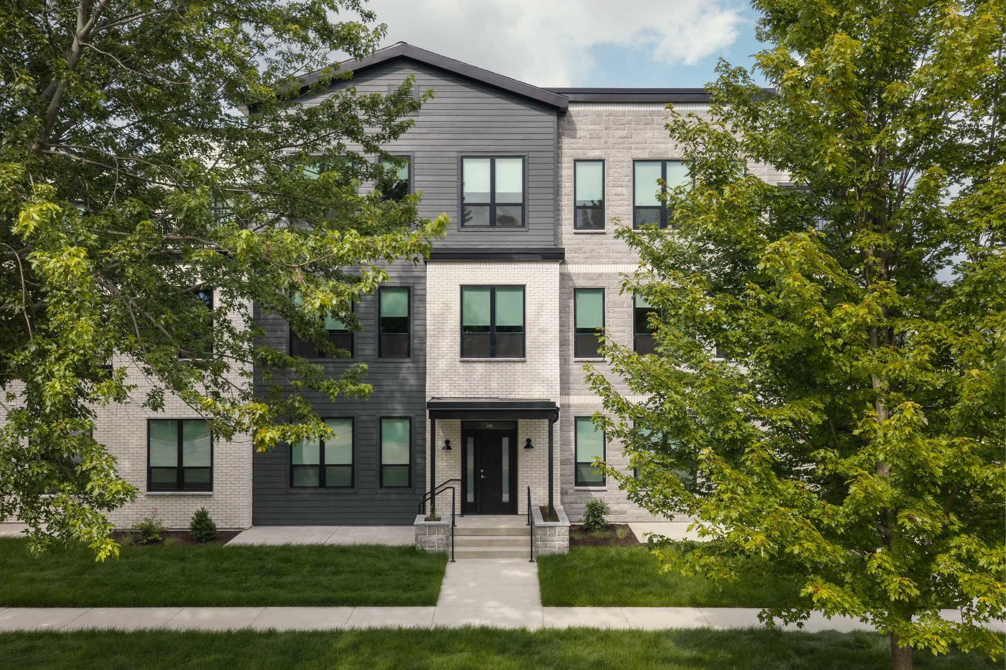 Allen Bay Apartments – photo 3