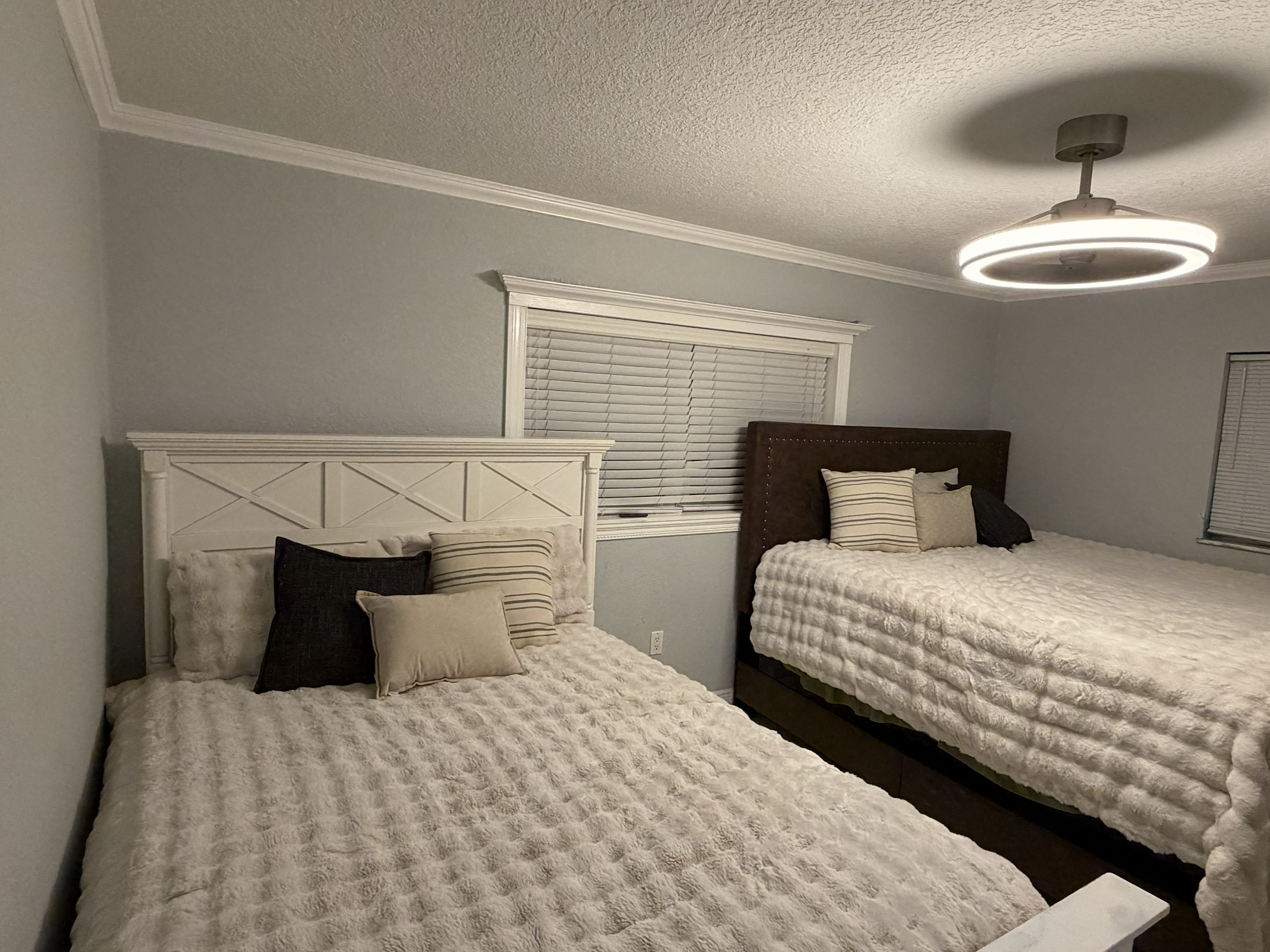 102 Southeast Caprona Avenue – photo 1