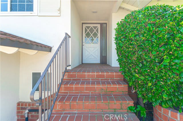 2370 West 239th Street – photo 3