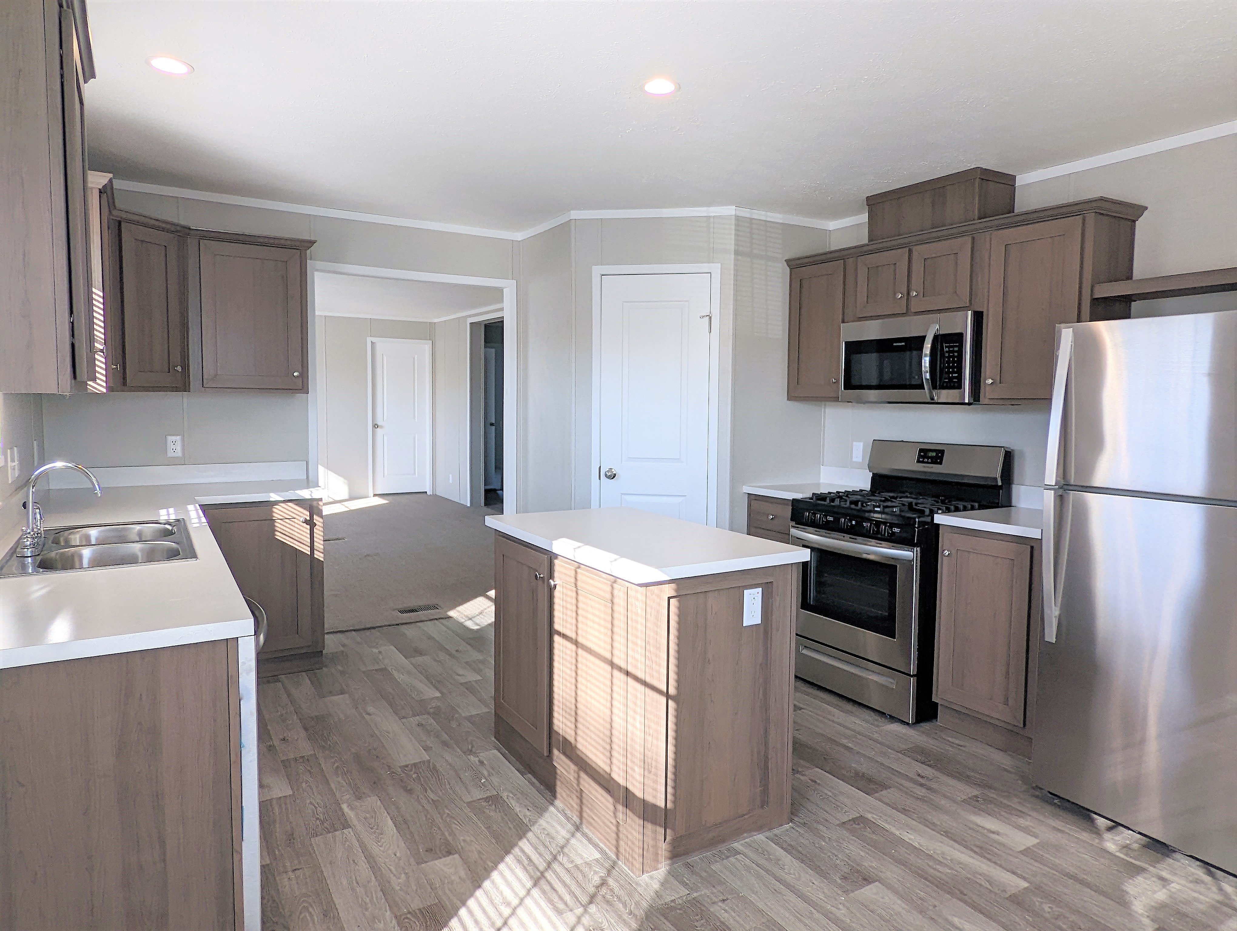 557 Delaware – photo 1
