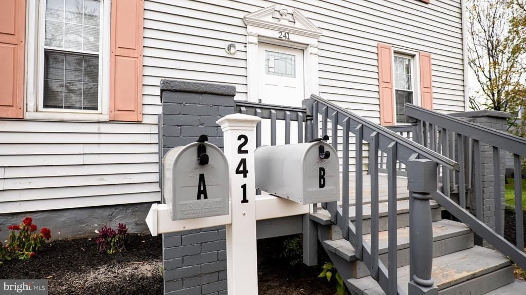241 Victoria Street – photo 1