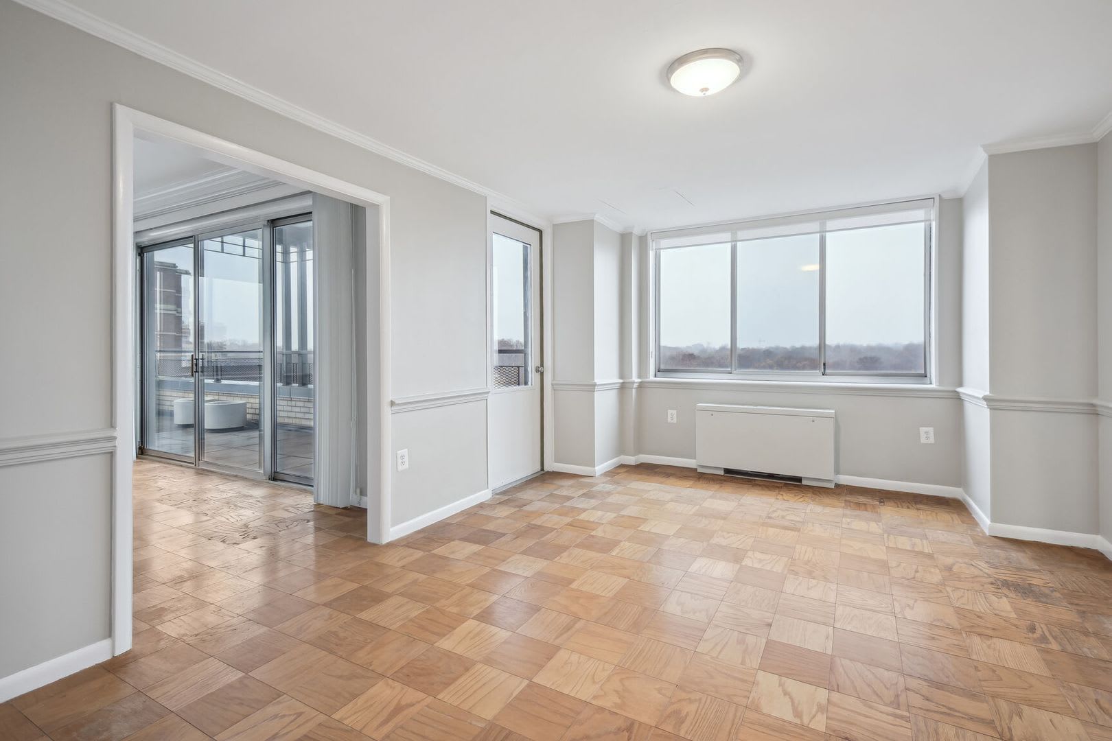 Fabulous Penthouse Apartment in N. Bethesda with Parking and All Utilities Included – photo 5