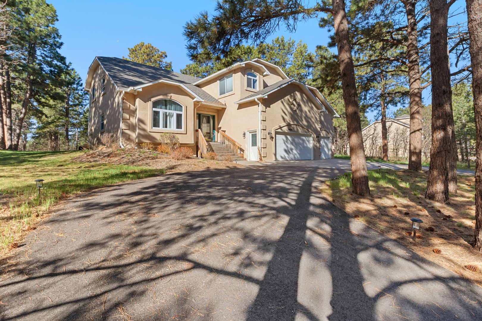 Warm & Spacious Woodmoor Home in a Fantastic Location! – photo 2