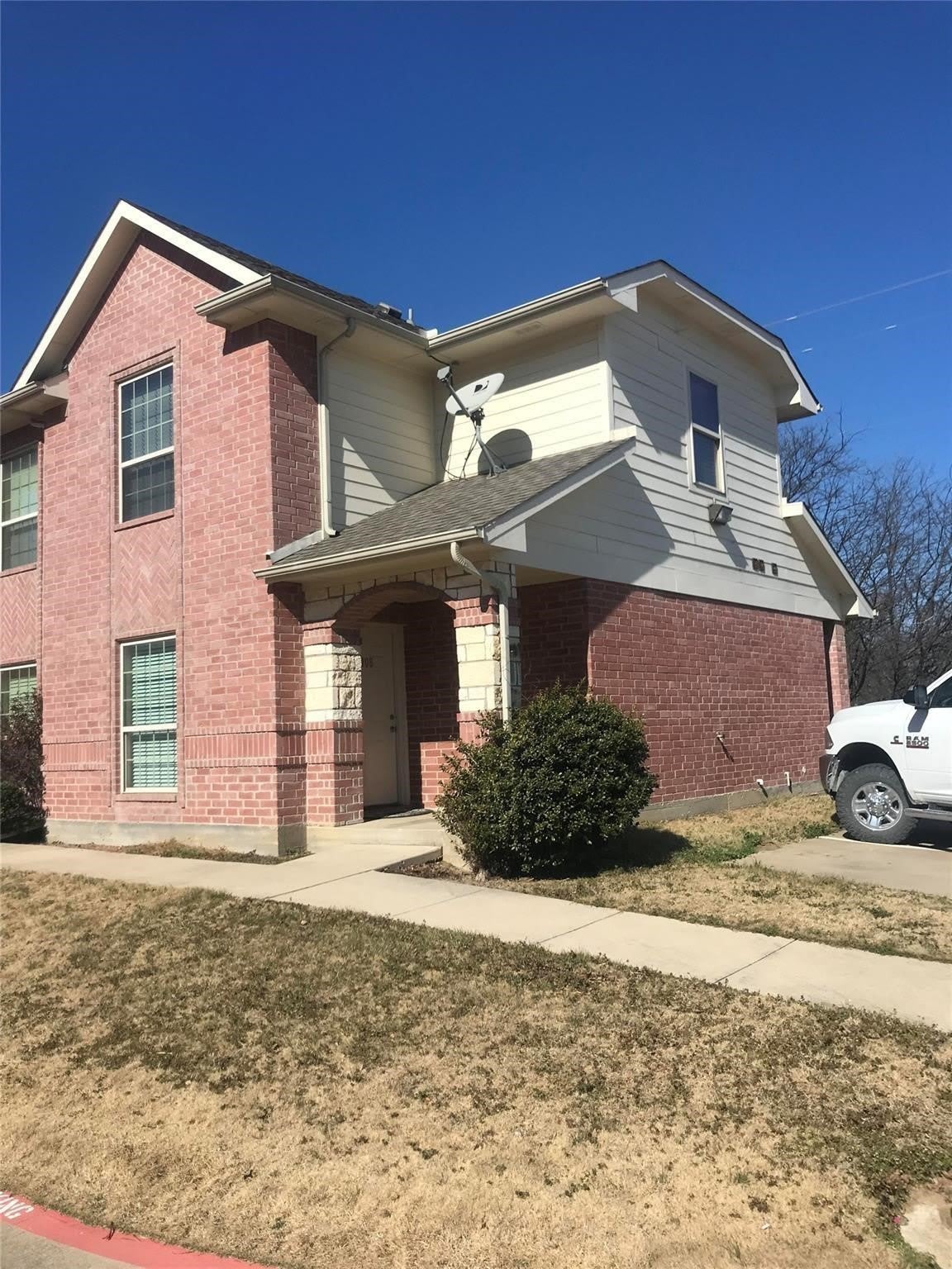 213 S Magnolia Street – photo 1